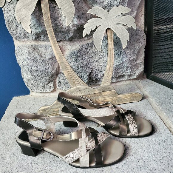 I Love Comfort Sunshine Sandals in Taupe size 8.5 MED  Snake Skin  Print - Picture 1 of 16